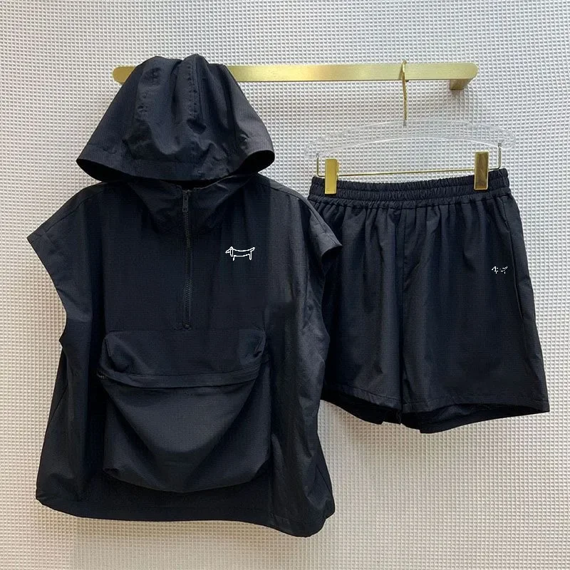Summer Golf Clothing - 夏用ノースリーブトップとパッド入りウエストショーツの2ピースセット ゴルフウェア メンズ＆レディース 大きなポケット付きノースリーブゴルフスポーツスーツ